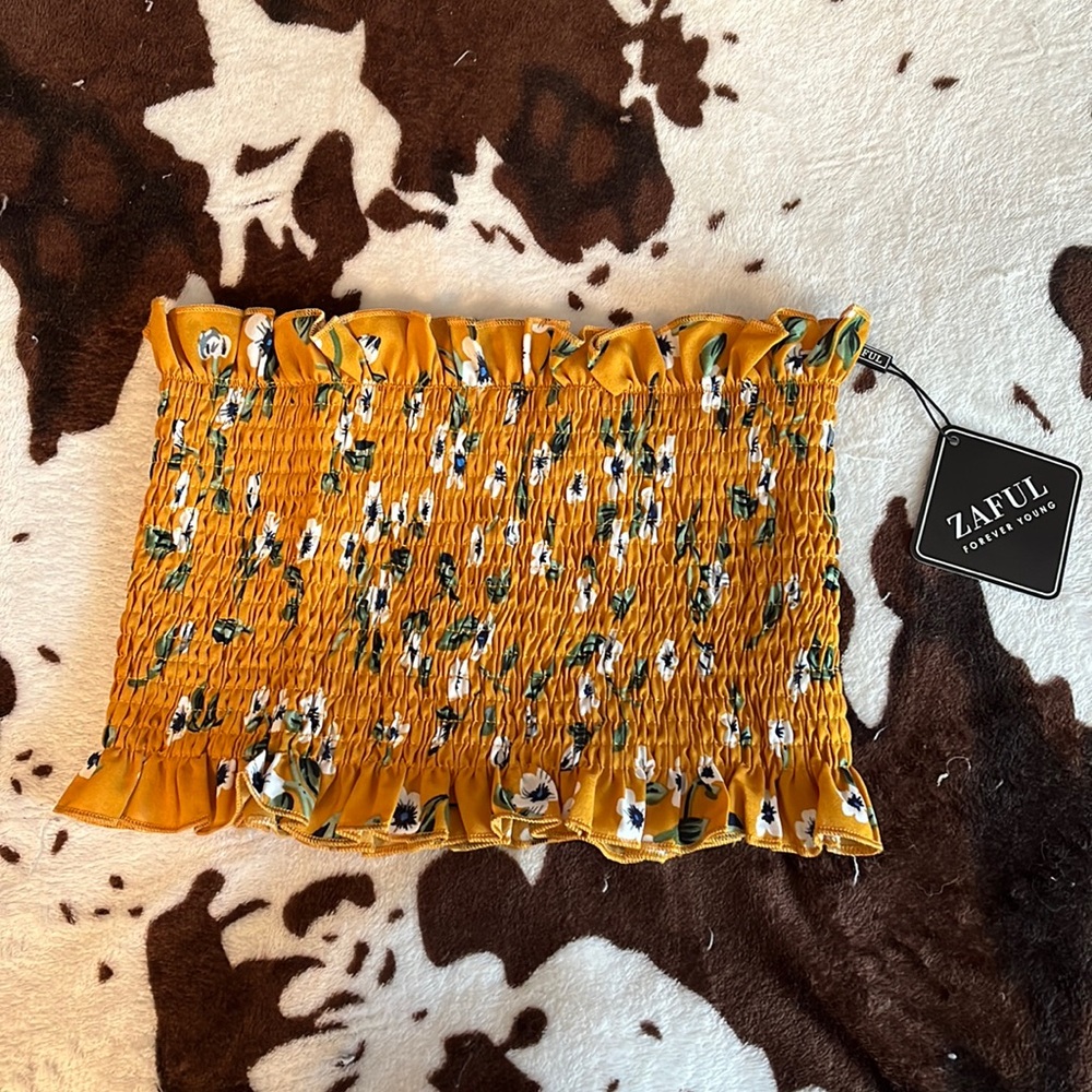 Zaful forever young, mustard yellow with white flowers NWT